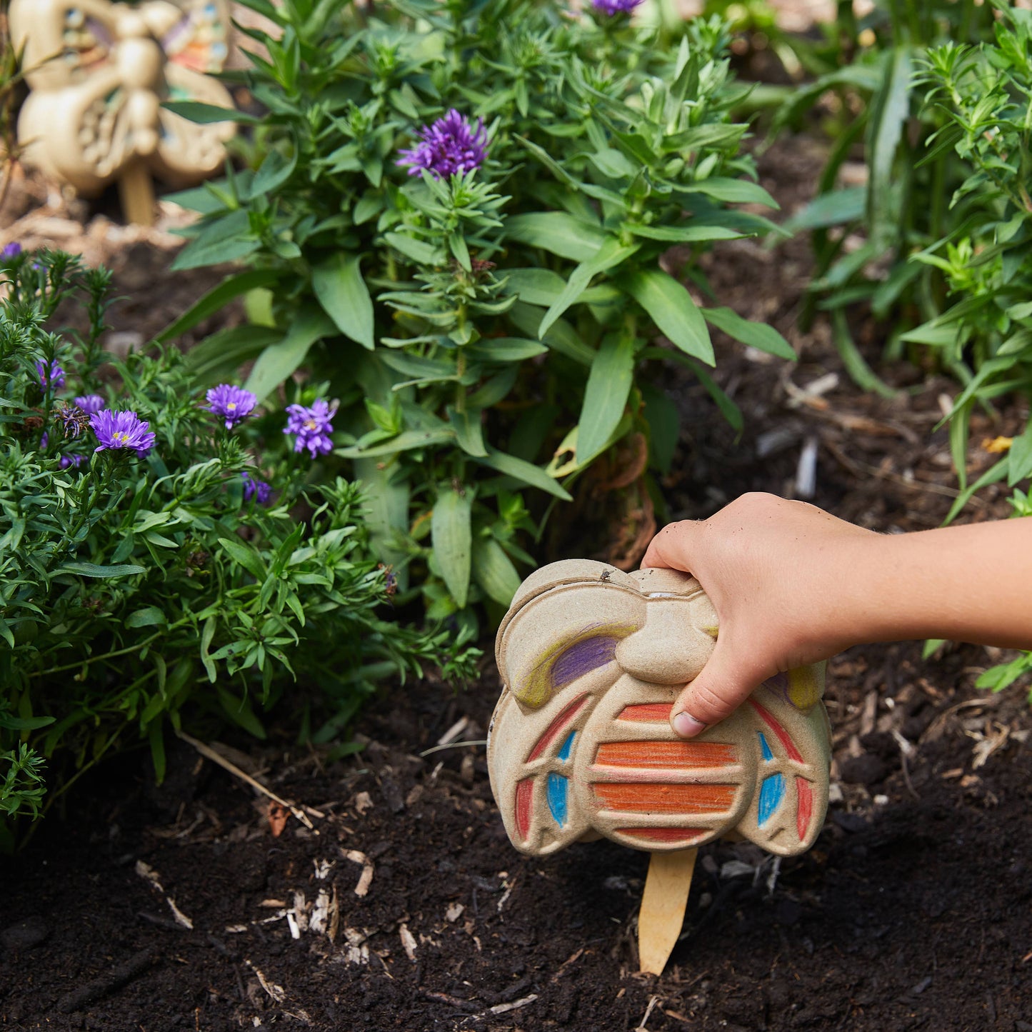 Curious Critters Activity Kit: Bee