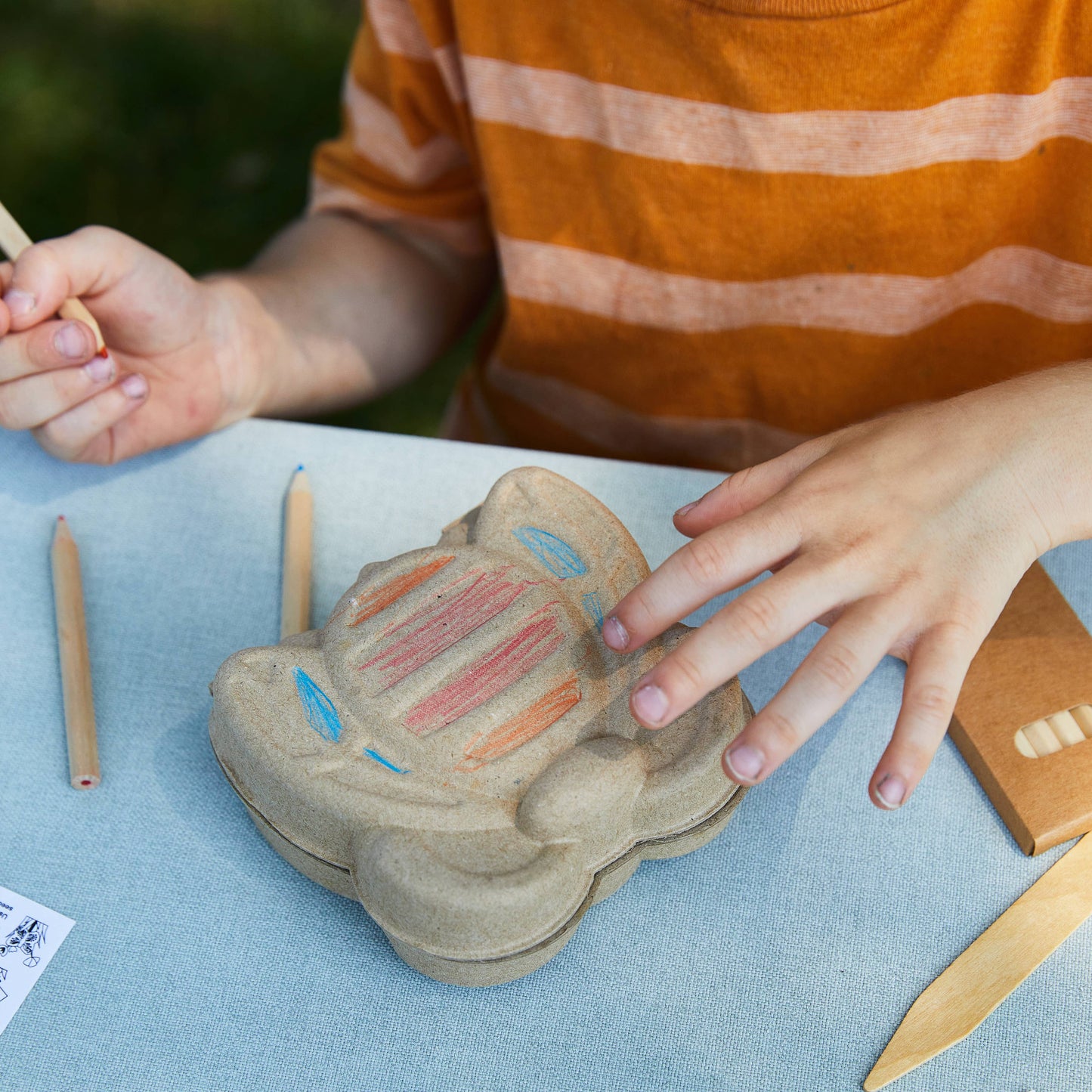Curious Critters Activity Kit: Bee